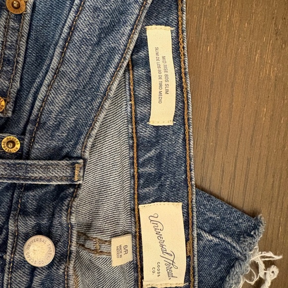 Universal Thread Medium Blue High Rise Jeans - Picture 2 of 3